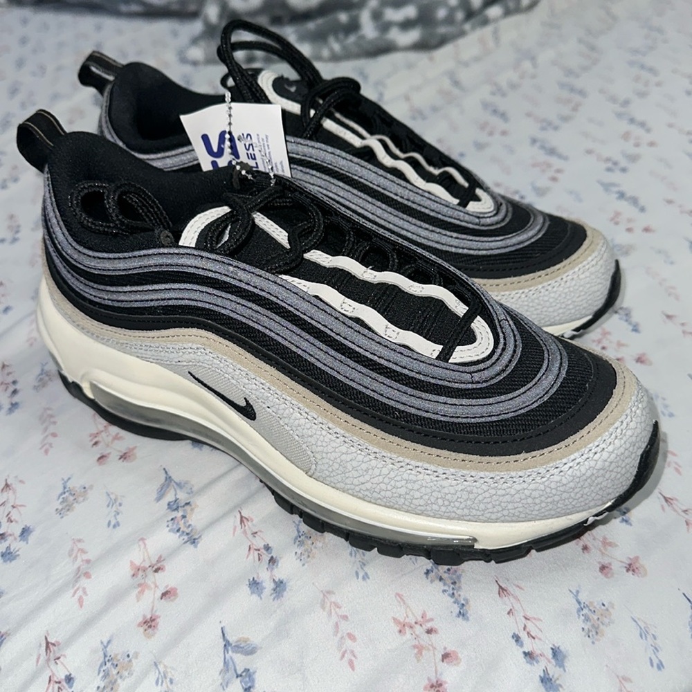 NEW Nike Shoes
